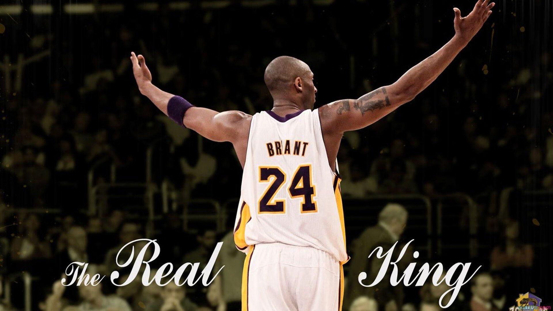 地下车库自行车绕圈赛 闪烁灯光配合轮胎声回响